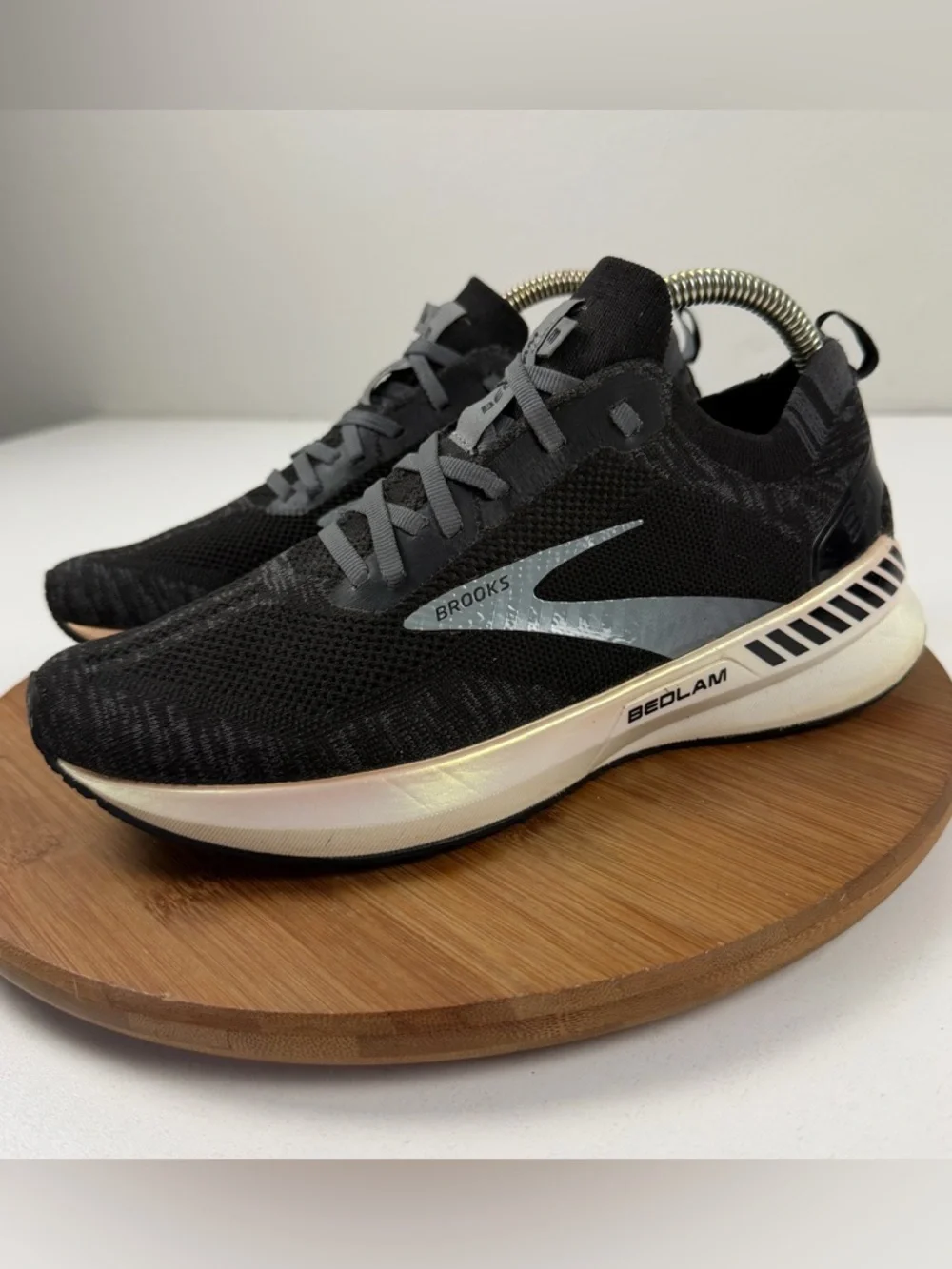 Brooks Bedlam 3 Women's Black & Metallic Running Shoes - Picture 3 of 10